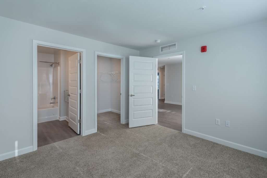 Alexander at 1090 Apartments