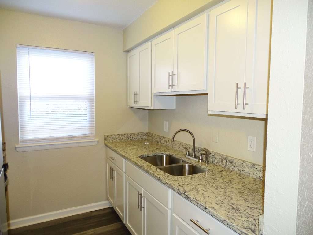 Churchland Square Apartments - Portsmouth, VA