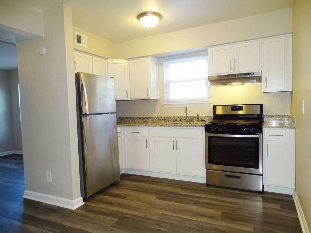 Churchland Square Apartments - Portsmouth, VA