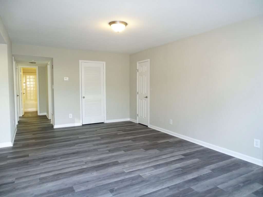 Churchland Square Apartments - Portsmouth, VA