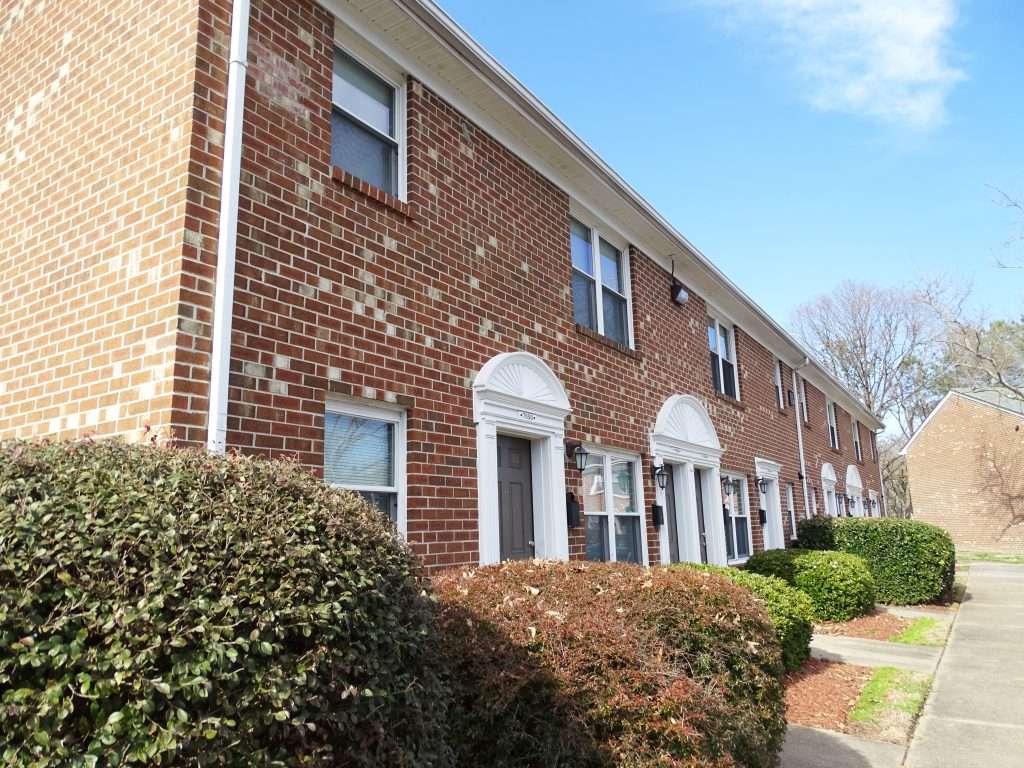 Churchland Square Apartments - Portsmouth, VA